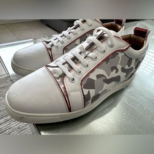 Pre-owned men sneakers